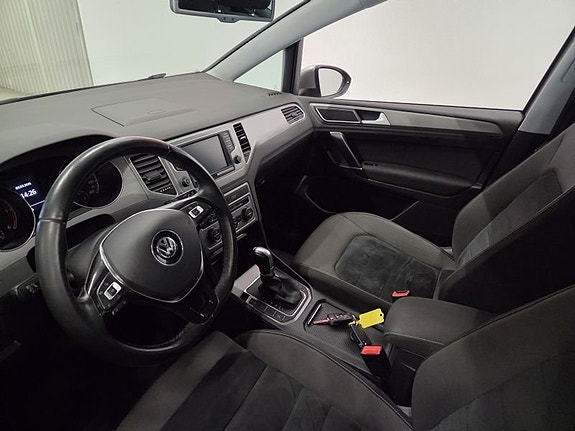 Volkswagen Golf Sportsvan 10 of 10