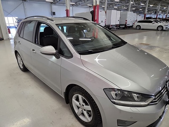 Volkswagen Golf Sportsvan 3 of 10