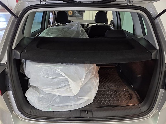Volkswagen Golf Sportsvan 8 of 10
