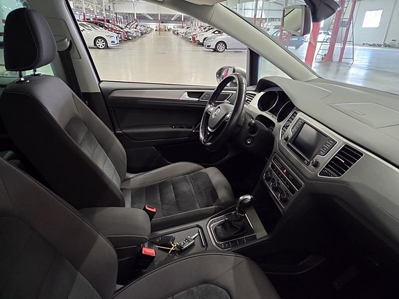Volkswagen Golf Sportsvan 4 of 10
