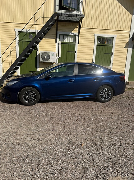 Toyota Avensis 8 of 9