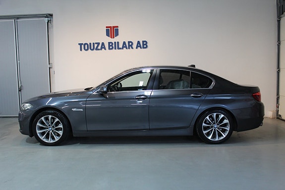 BMW 520d 3 of 5