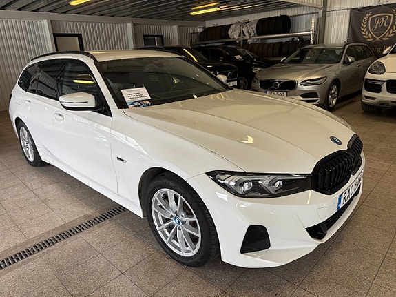 BMW 330e