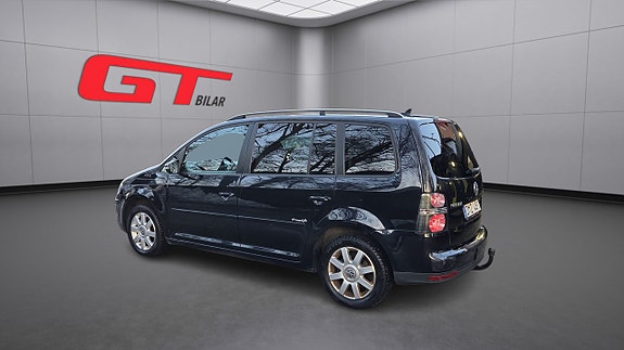 Volkswagen Touran 5 of 5