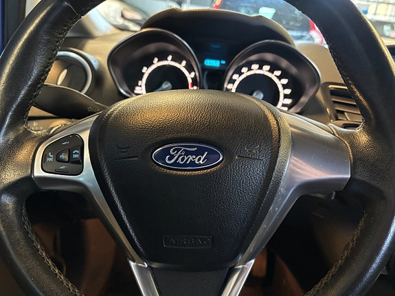 Ford Fiesta 14 of 15