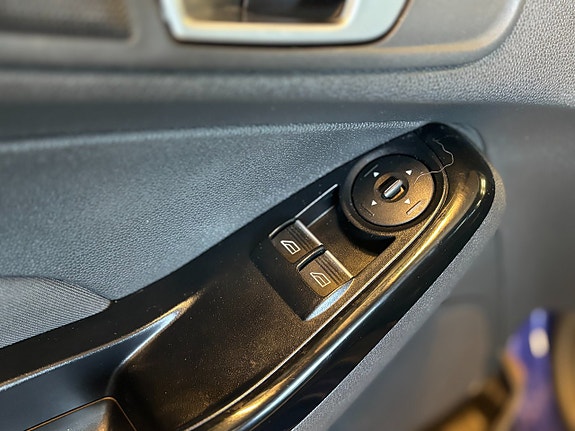 Ford Fiesta 8 of 15