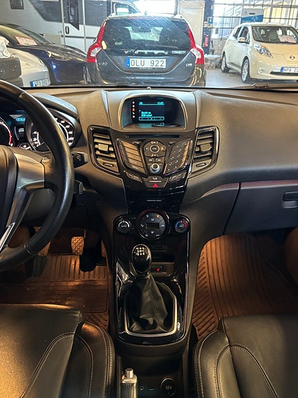 Ford Fiesta 13 of 15