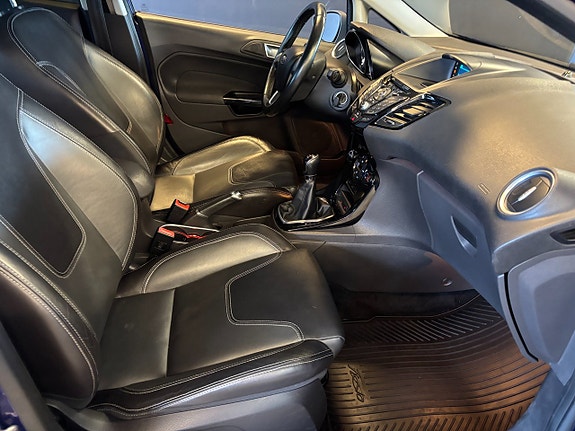 Ford Fiesta 10 of 15