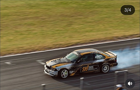 BMW 325i 4 of 5