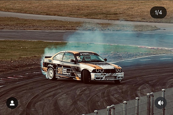 BMW 325i 3 of 5