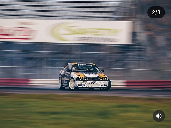 BMW 325i 2 of 5