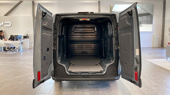 Kia PV5 6 of 18