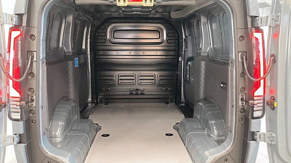 Kia PV5 8 of 18