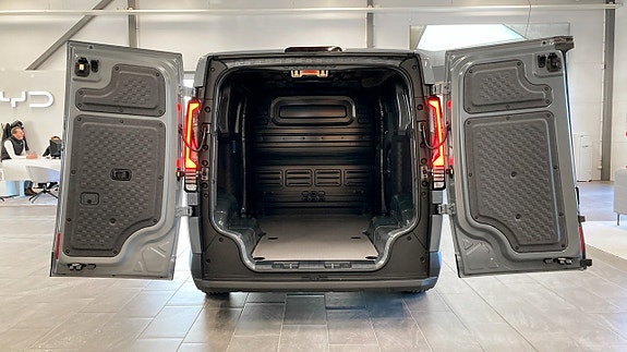 Kia PV5 7 of 18