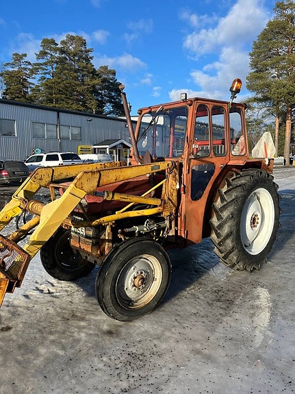 MASSEY FERGUSSON 135 FRONTLASTARE