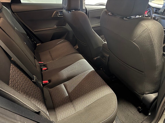 Toyota Auris 6 of 9