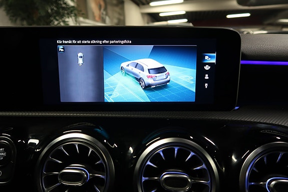 Mercedes-Benz A200 9 of 11