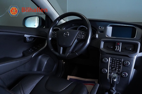 Volvo V40 Cross Country 4 of 11