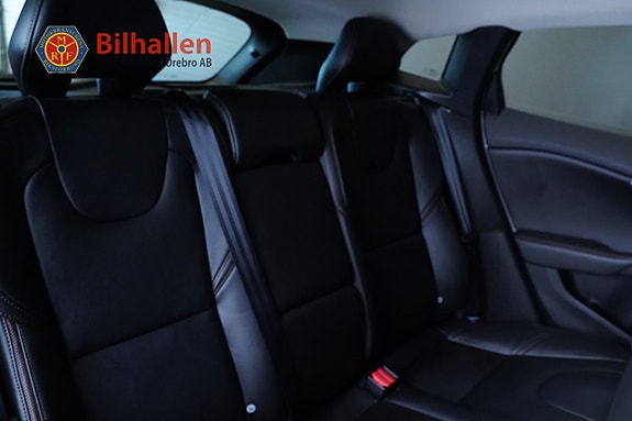 Volvo V40 Cross Country 10 of 11