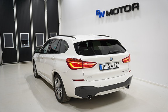 BMW X1 4 of 5