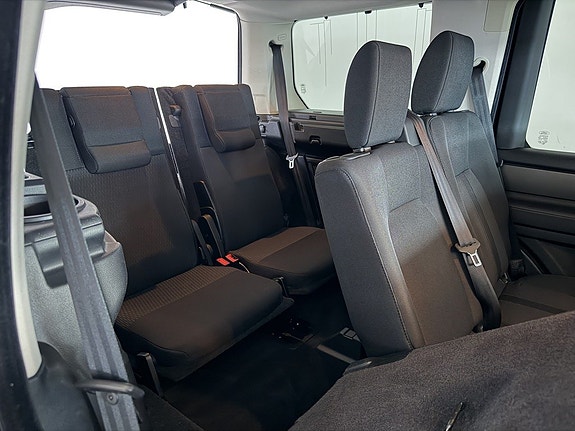 Land Rover Discovery 4 11 of 12