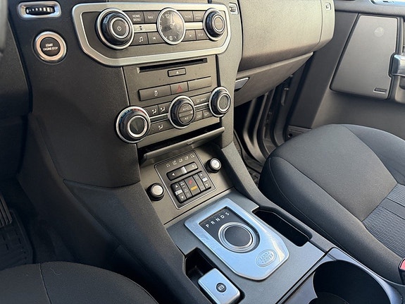 Land Rover Discovery 4 8 of 12