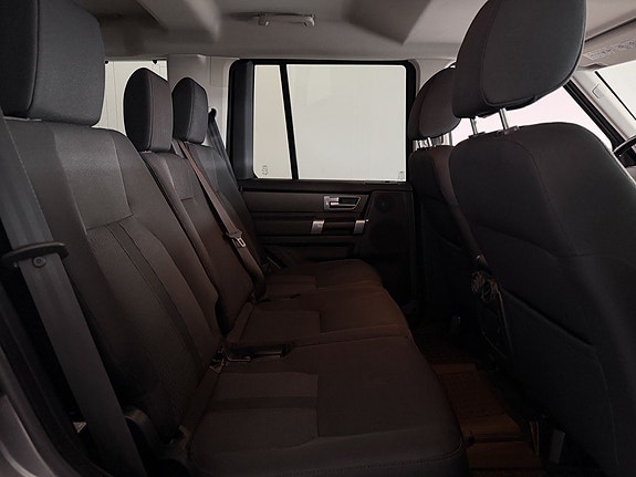 Land Rover Discovery 4 10 of 12