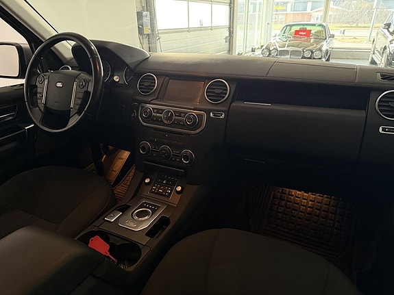 Land Rover Discovery 4 7 of 12