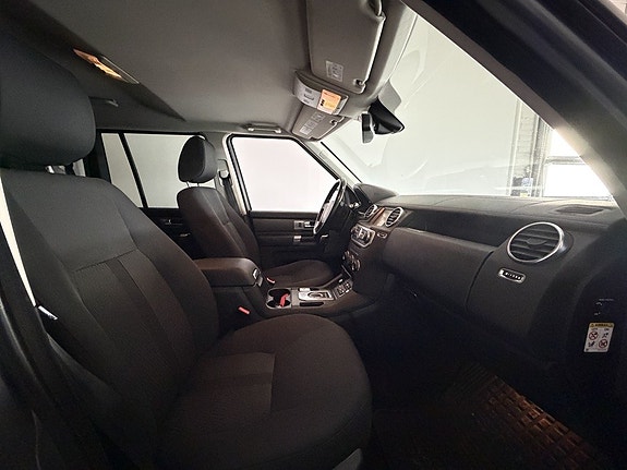 Land Rover Discovery 4 9 of 12