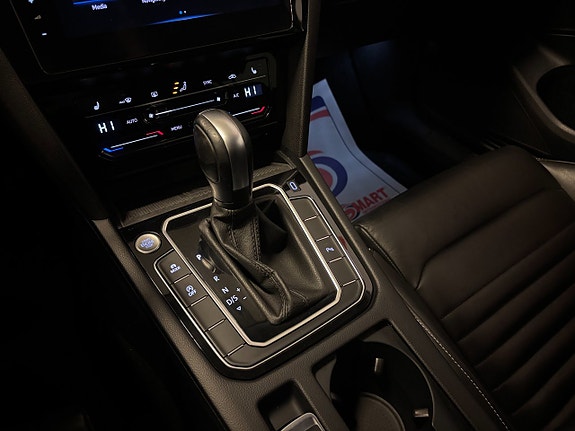 Volkswagen Passat 11 of 23