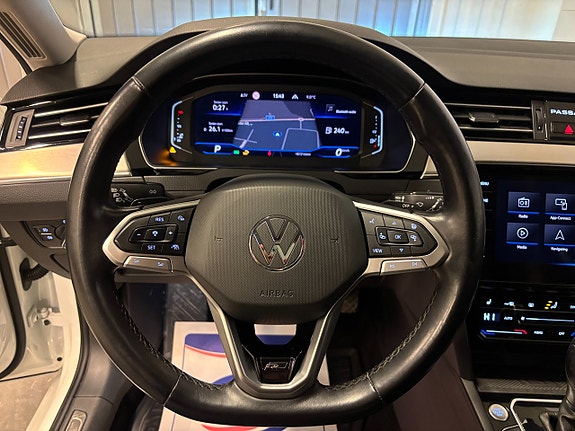 Volkswagen Passat 9 of 23