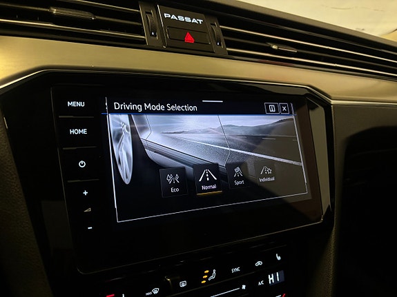 Volkswagen Passat 13 of 23