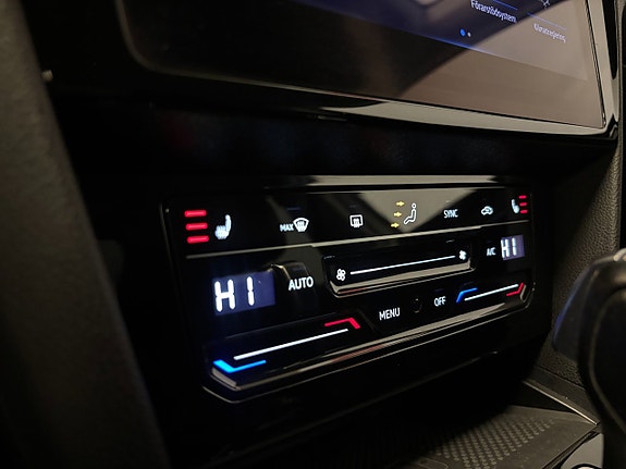 Volkswagen Passat 12 of 23
