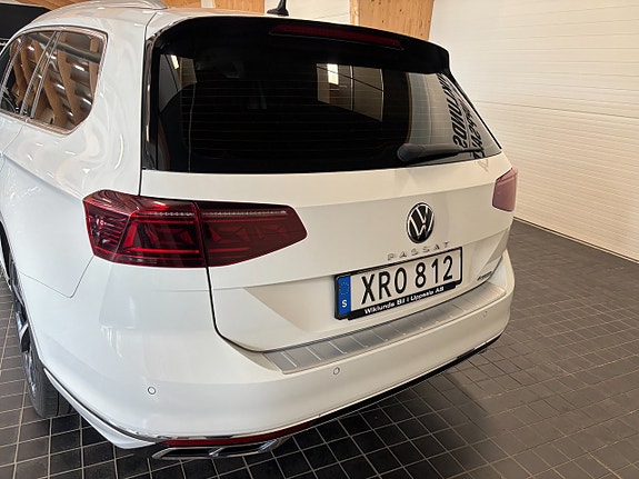 Volkswagen Passat 4 of 23