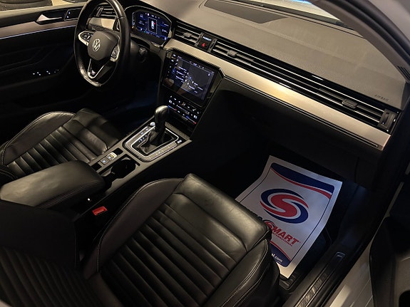 Volkswagen Passat 17 of 23