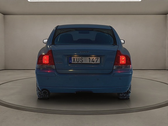 Volvo S60 4 of 5