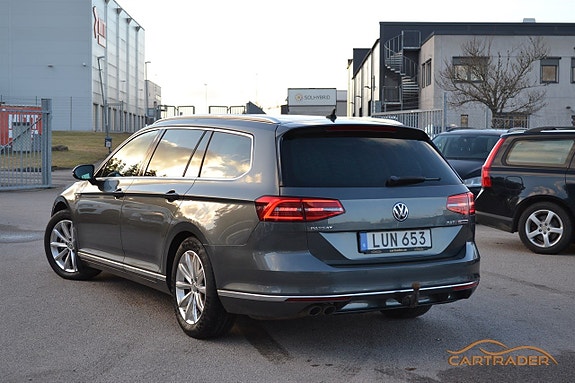 Volkswagen Passat 2 of 5