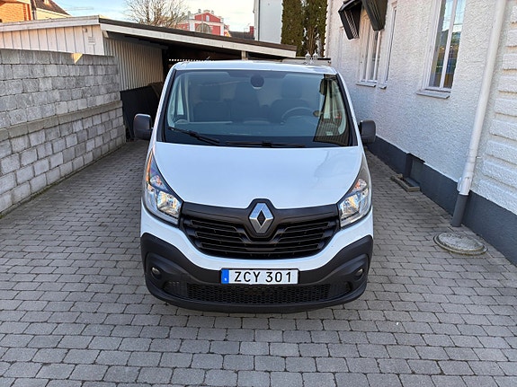 Renault Trafic 5 of 27