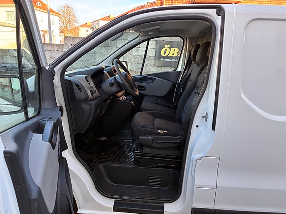Renault Trafic 15 of 27