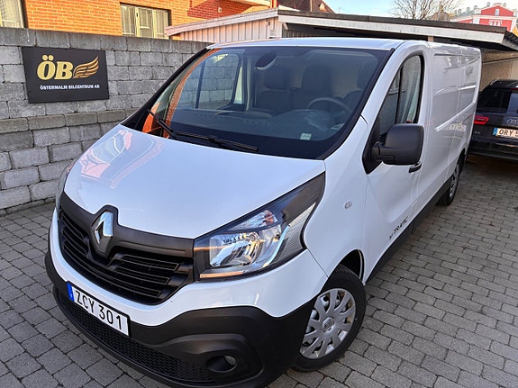 Renault Trafic 2 of 27
