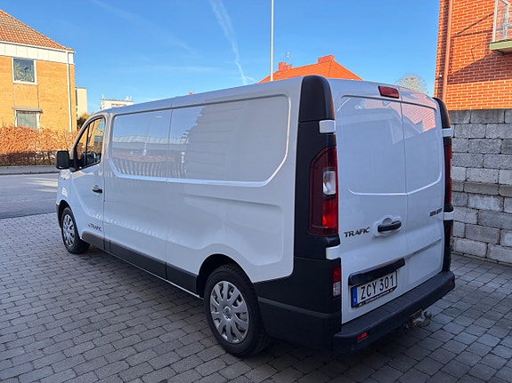 Renault Trafic 7 of 27