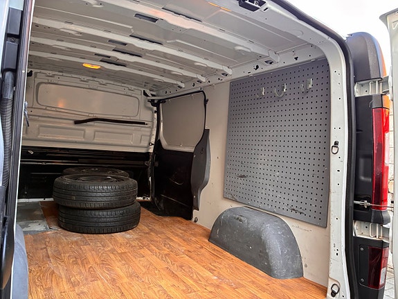 Renault Trafic 11 of 27