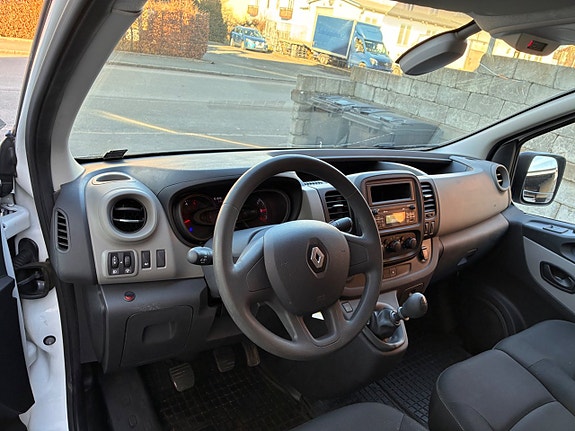 Renault Trafic 16 of 27