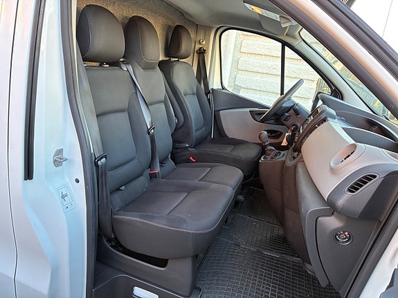 Renault Trafic 19 of 27