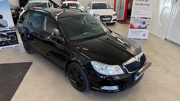 Skoda Octavia 2 of 5