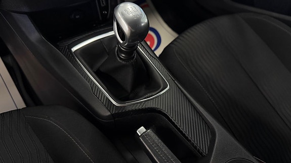 Peugeot 308 14 of 23