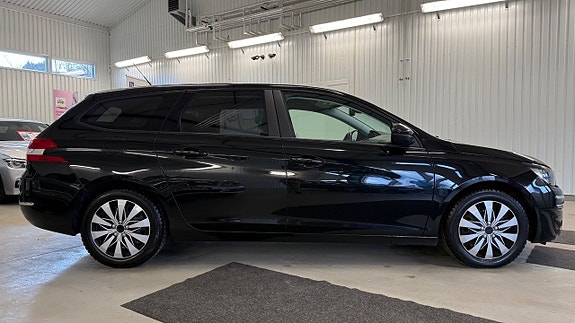 Peugeot 308 9 of 23