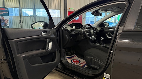 Peugeot 308 10 of 23
