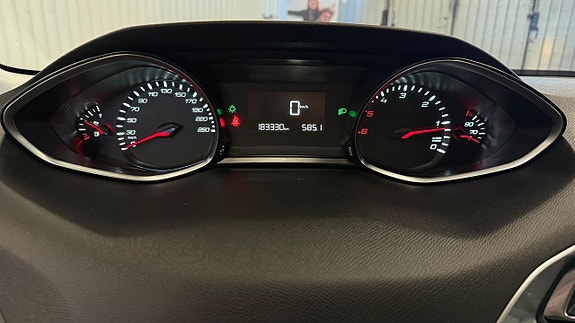 Peugeot 308 18 of 23