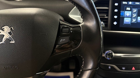 Peugeot 308 19 of 23